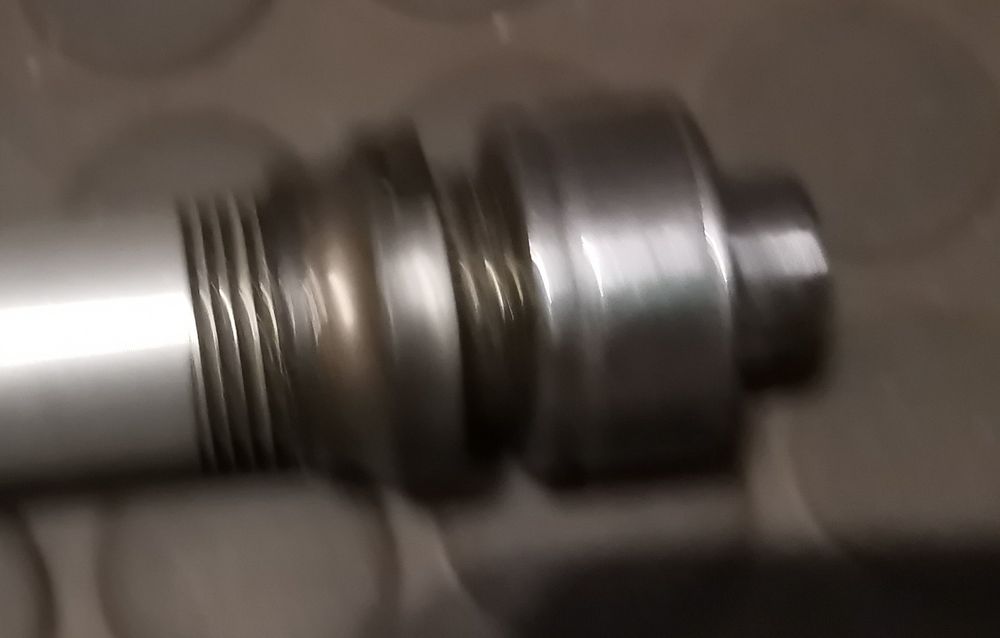 Oś piasty tył SHIMANO DEORE XT model FH-T780