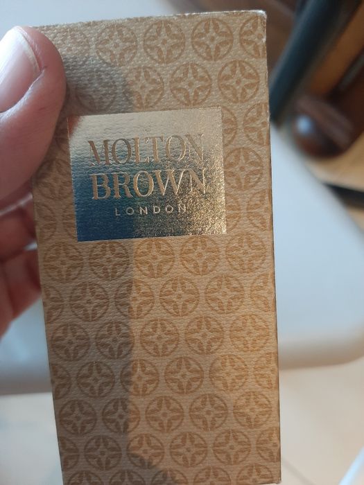 Molton Brown oud Accor & gold