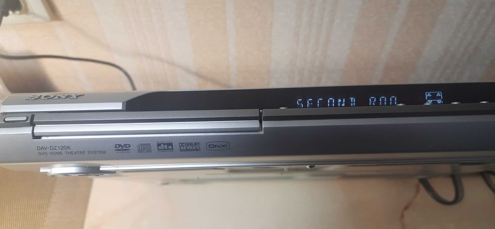 Домашній кінотеатр с караоке Sony DAV-DZ120K