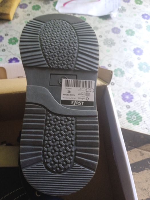 Дитячі,нові ботінки для дівчинки, в коробці.