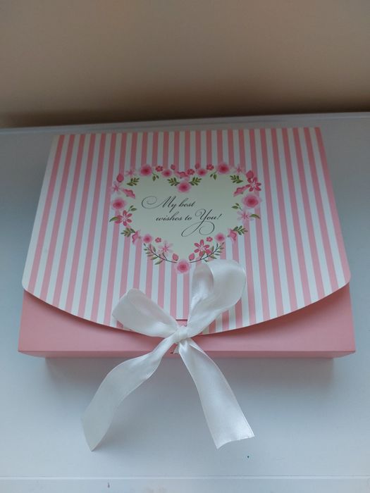 Коробка подарункова