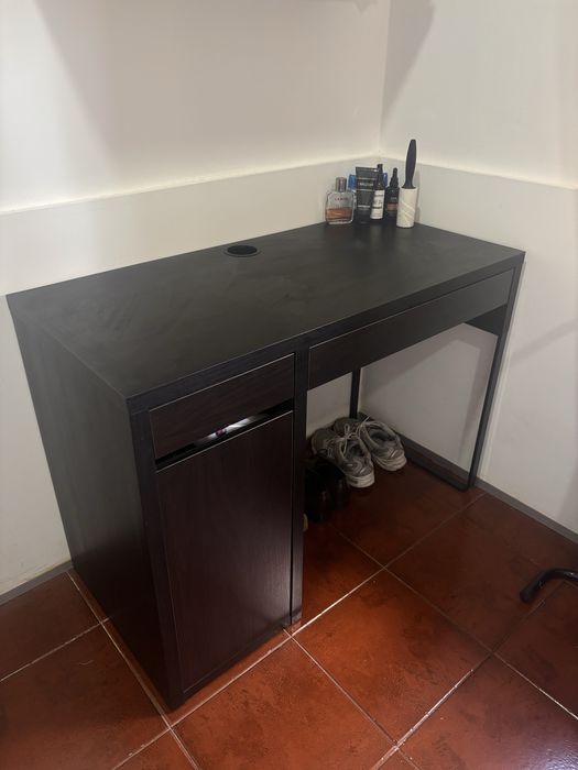 Secretaria preta nova