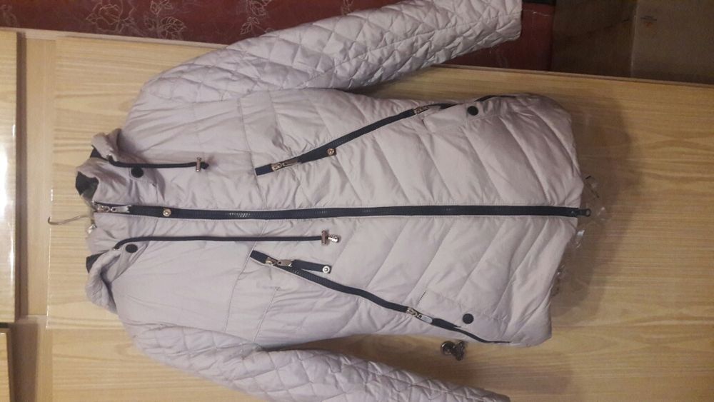 Продам курточку в хорошем состоянии