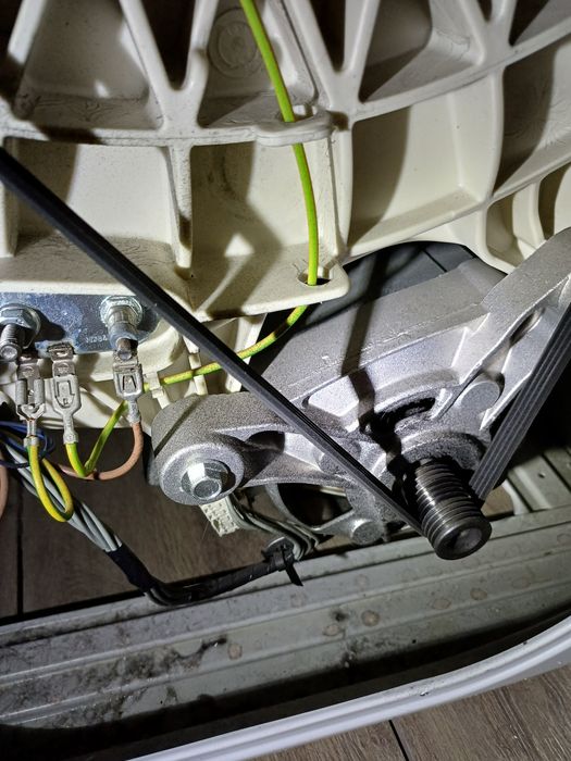 Продам машинку стиральную