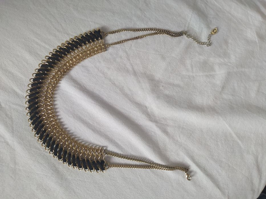 Elegancki, efektowny łańcuszek o złoto-czarnym wykończeniu