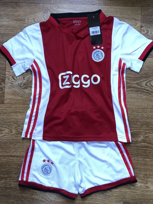 Футбольна форма на хлопчика