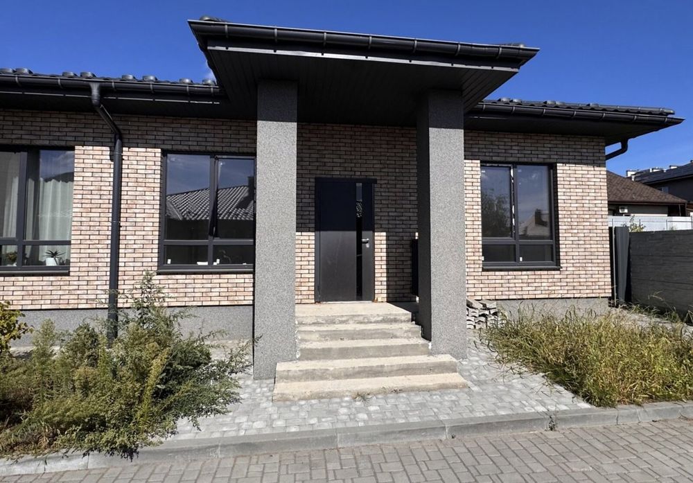 Продаж дноповерховий дуплекс у Бучі 98 м² | 1,8 сотки, 3 кімнати, 2 паркомісця | Закрита територія, Без комісії | Школа №3 поруч