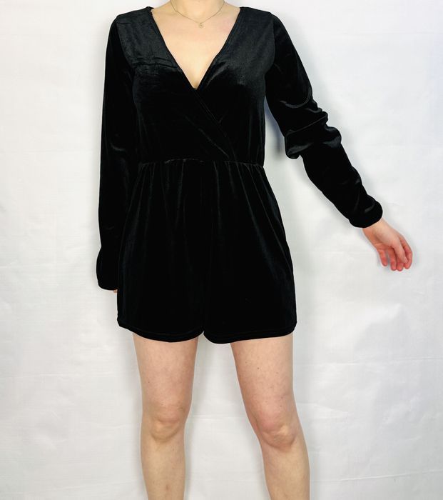 Czarny aksamitny kombinezon S 36