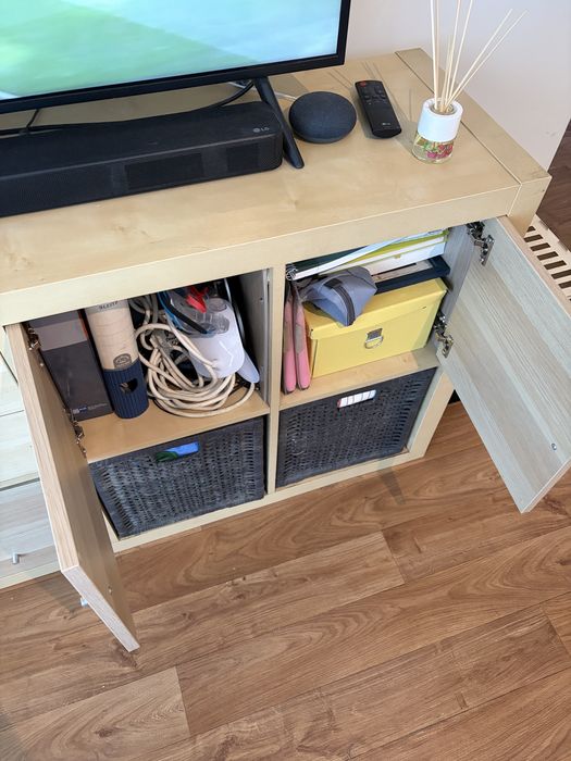 Movel IKEA TV / Aparador com gavetas, portas e cestos