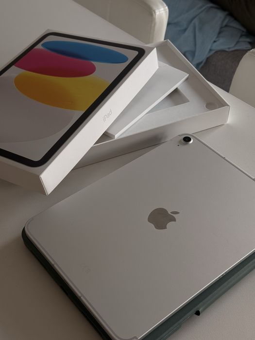 iPad 11. gen (A16) 128GB Wi-Fi + 5G, srebrny