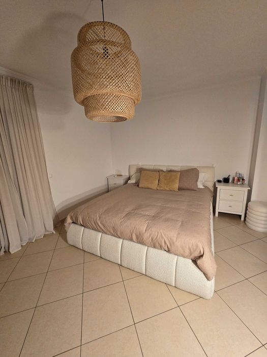 Moradia mobilada e equipada em condomínio fechado com piscina