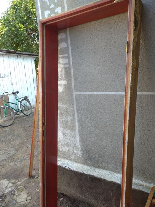 Продам двері з луткою