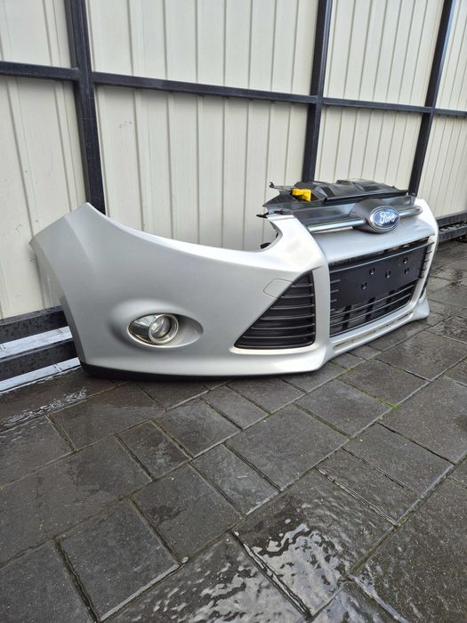 Zderzak przód przedni Ford Focus MK3 rok 11 kod lak 0B OB kompletny