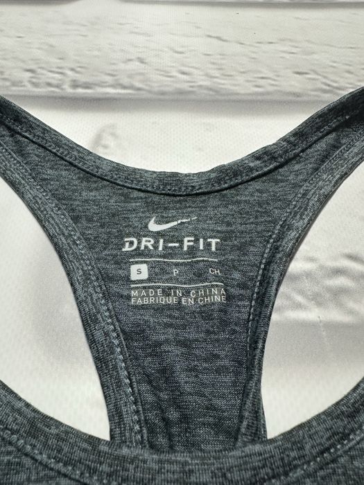 Жіноча спортивна майка Nike Dri Fit