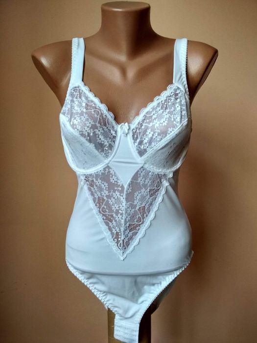 Белый шикарный комбидрес 46 размер.