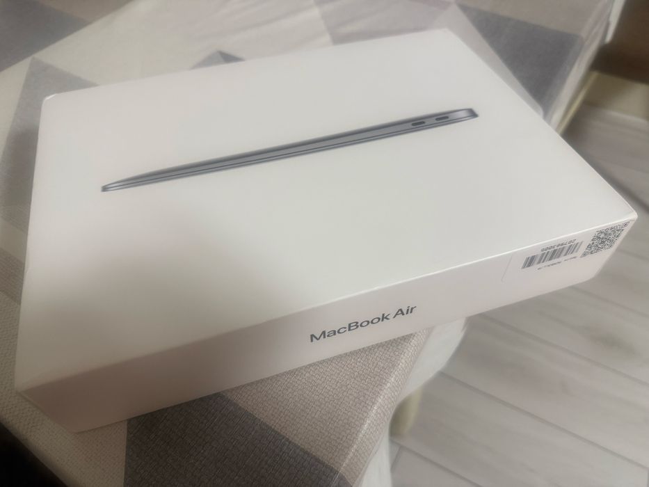 Apple MacBook Air M1 14 8/256 Gb
