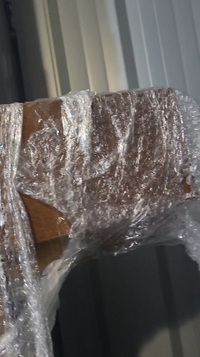 Cama, estrado e duas cabeceiras