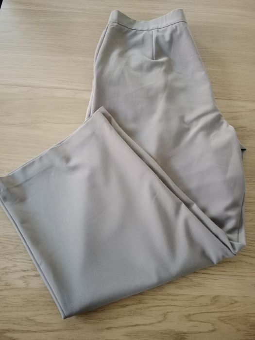 Duże spodnie ASOS DESIGN UK 18 EU 46
