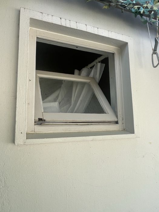 2 portas e 5 janelas