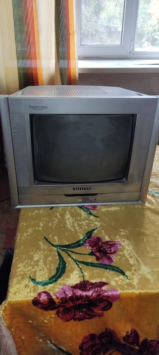 Продам телевизор Орион и приставку т2