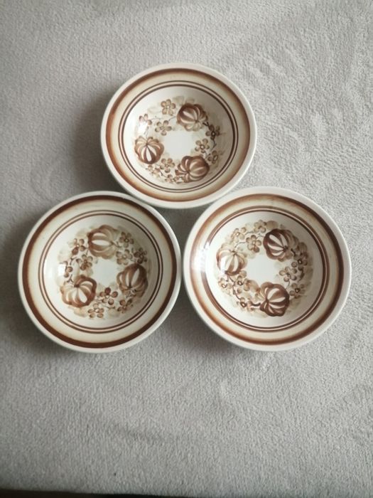 Sprzedam porcelanowe talerzyki malowane