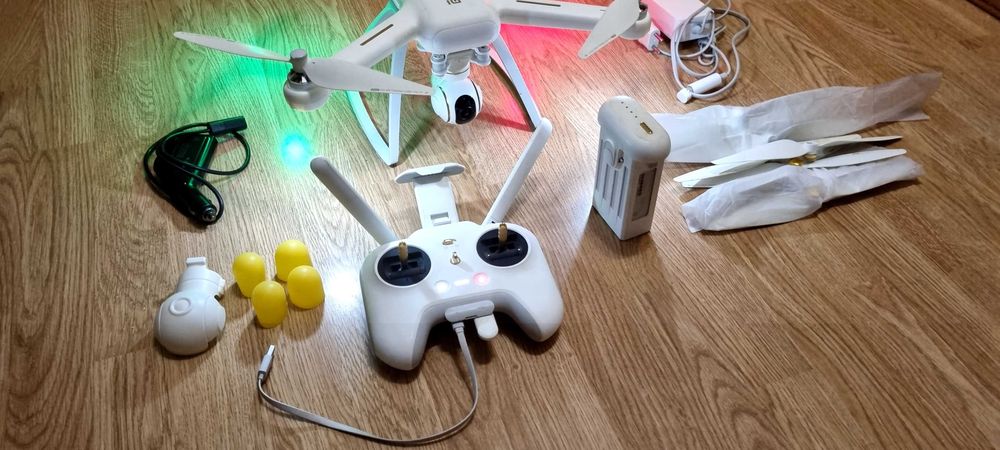 Kвадрокоптер дрон Xiaomi Mi Drone 4K White