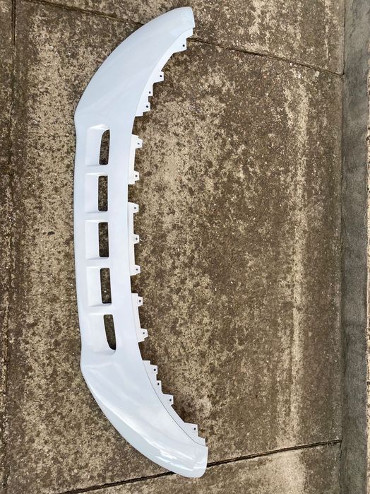 Спойлер переднього бамперу 8R0807061E