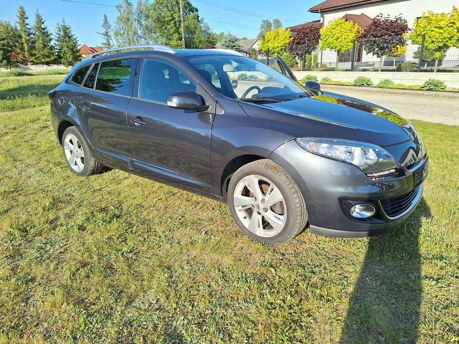 Renaulit Megane benzyna 1,2 rok 2012