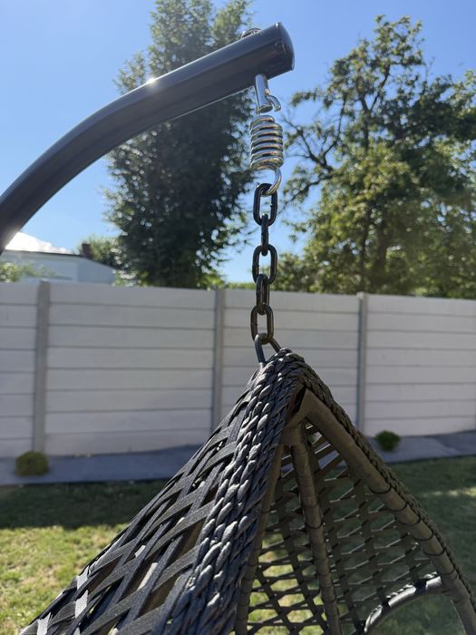 Wiszacy fotel ogrodowy