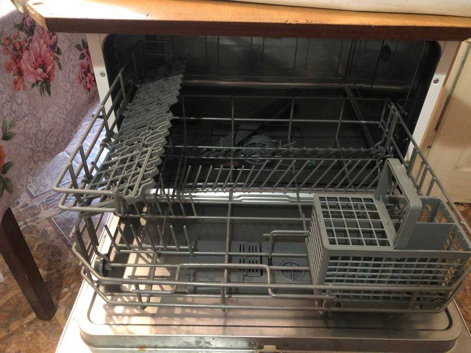 Настільна посудомийна машина Delfa