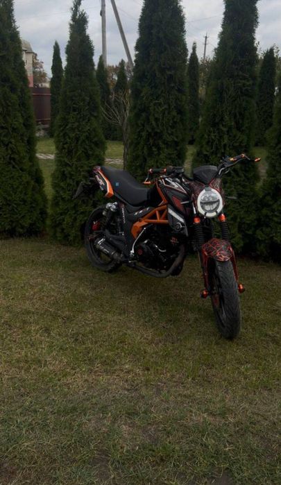 Мотоцикл 250 кубів