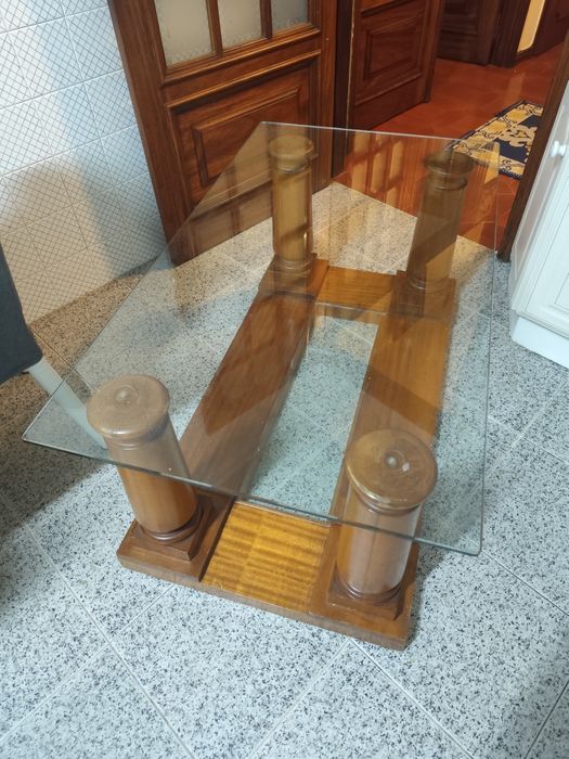 Vendo mesa de centro de sala em madeira e vidro
