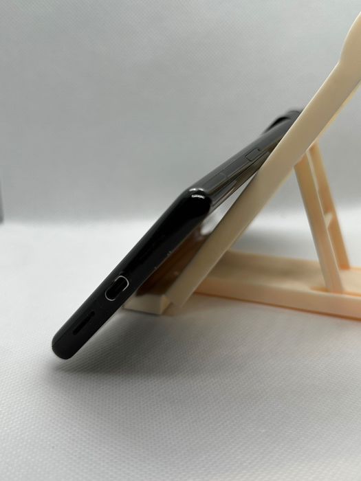 Google Pixel 6 Pro Stormy Black Neverlock