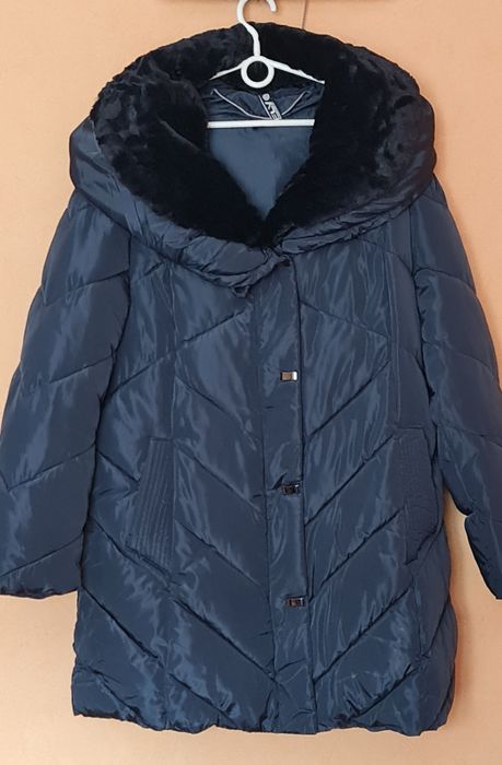 Жіноча утеплена куртка