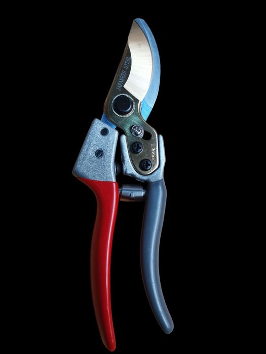 Профессиональный японский секатор SACURA GOLD