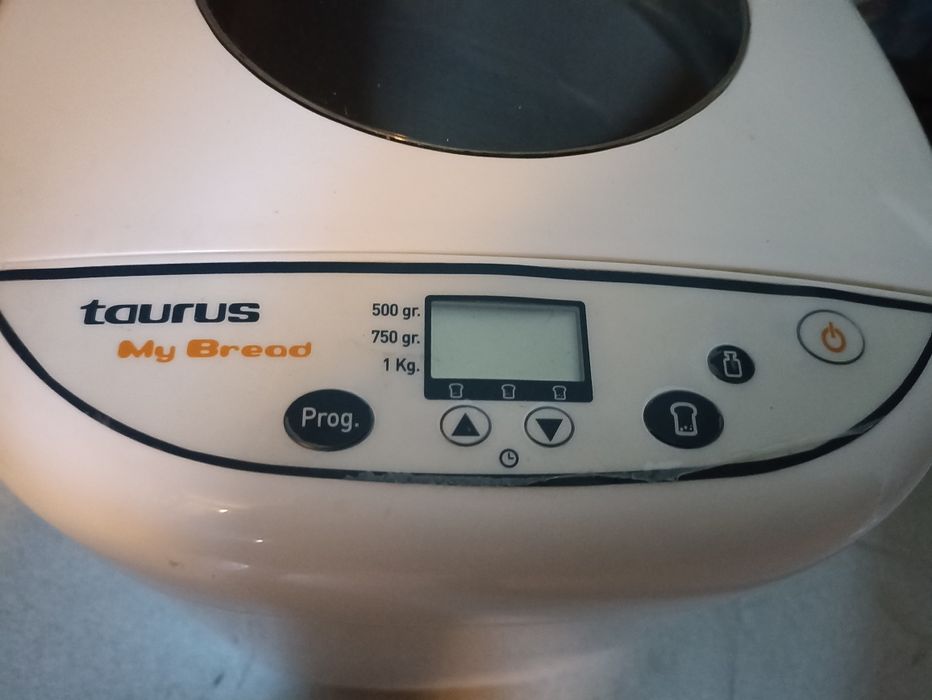 Máquina para pão e  bolos Taurus