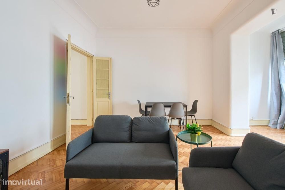 Quarto - localizado em Entrecampos Lisbon