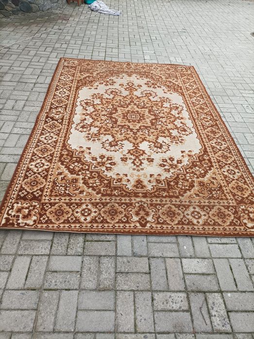 Ковер искусственный Saturn р-р 1.92 х 2.9