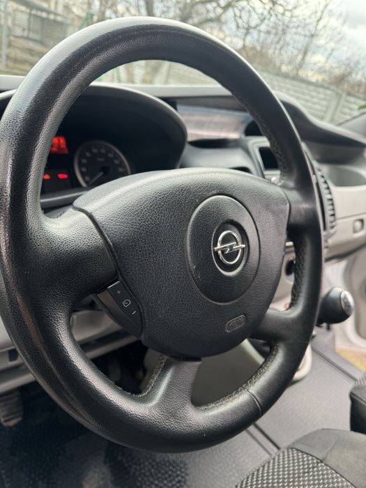 Опель віваро 2.0