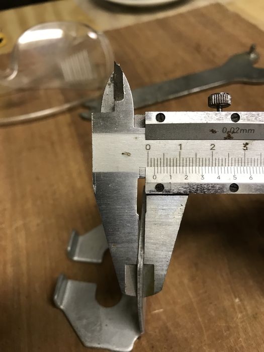 Крючек-кронштейн