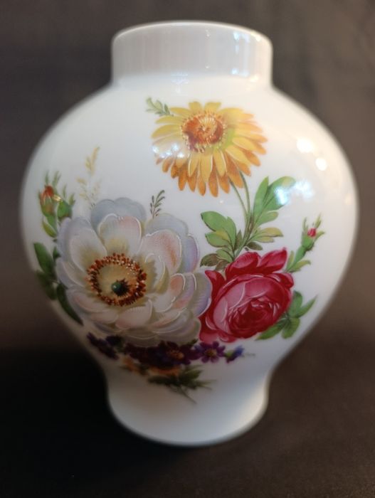 Wazon z porcelanę niemieckiej marki Kaiser