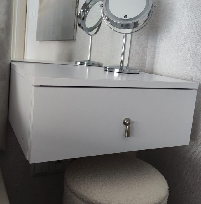 Szafki nocne wisząca białe 50x40x20 oraz 45x40x20