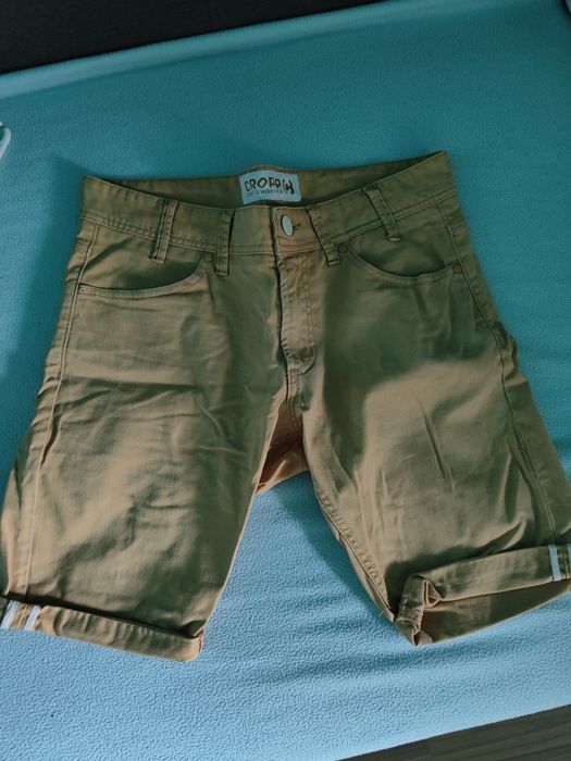 Krótkie spodenki r. 30