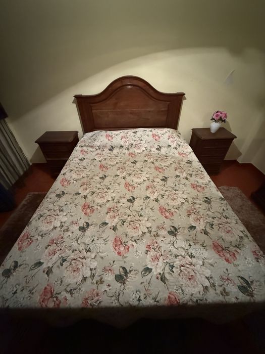 Móveis antigos em excelente estado