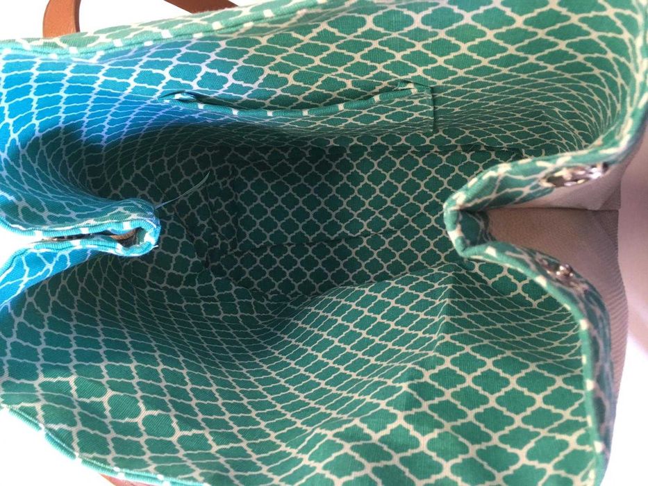 Mala Bege e Verde com Estrela e Pompom