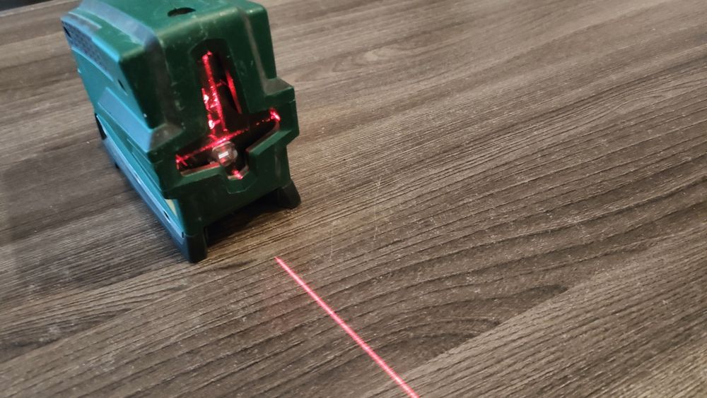 Laser krzyżowy Bosch pcl 20 + uchwyt