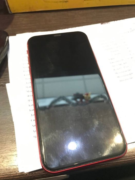 iPhone 11 64 GB б/у гарантія 1 місяць