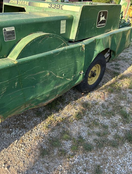 Enfardadeira JOHN DEER 339E em excelente estado
