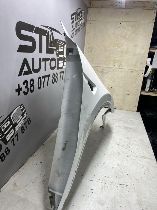 Праве крило Tesla Model Y