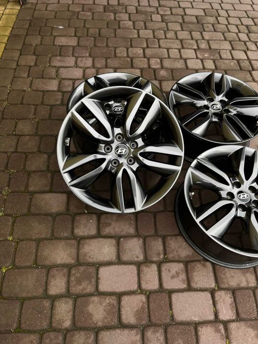 Oryginalne alufelgi Hyundai 5x114,3 19 cali CZUJNIKI Santa Fe Tucson Antracyt